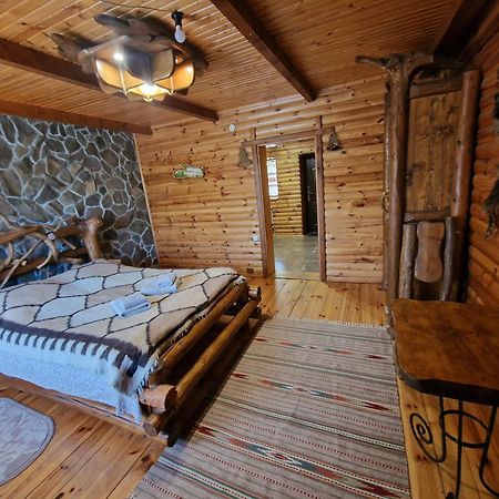 Гуцульська Хата Hotel Jaremtsje Buitenkant foto